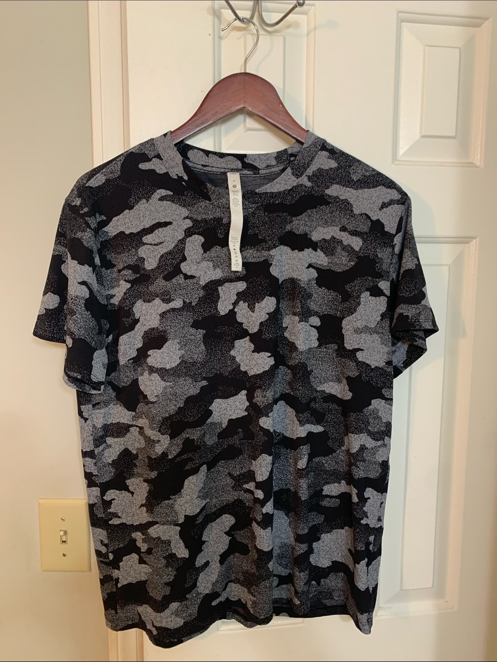 Lululemon Camouflage Short-Sleeve Tee - Black & Gray